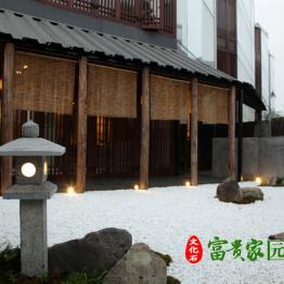 公园白色胶粘石 地坪水磨白石 园林铺路白石子 枯山水白石头
